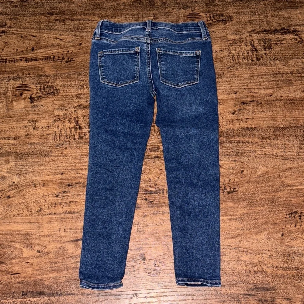 Girl’s Blue Jeans rockstar size 6